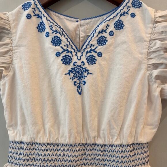 Mini Boden Embroidered Shirred Dress Floral Smocked Spring Vanilla Pod Blue 4-5Y - Picture 2 of 13